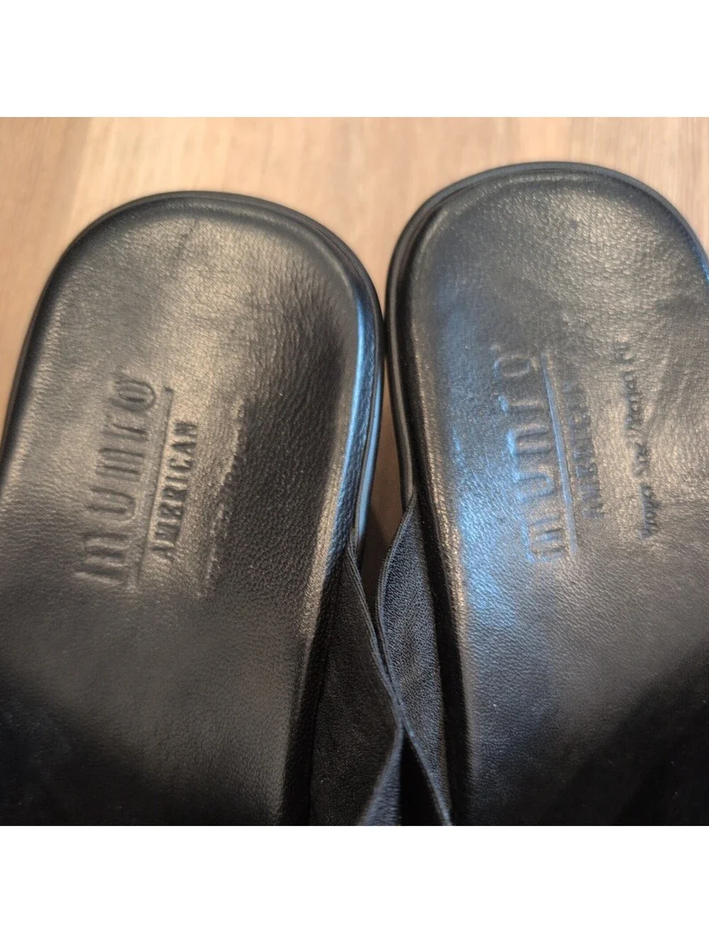 Munro Tech American black criss-cross walking low wedge slide sandals 8 comfort